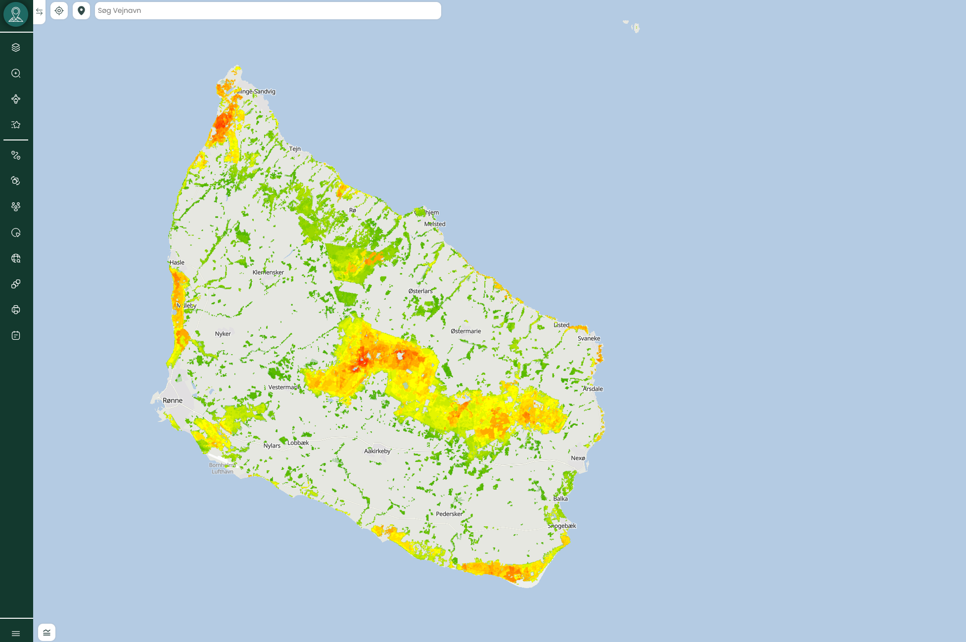 Udsnit af Bornholm med kortlagene Skov, variant 1 og 2 aktiveret i MapIt-platformen fra Viamap. Farverne viser skove med varierende naturværdi.